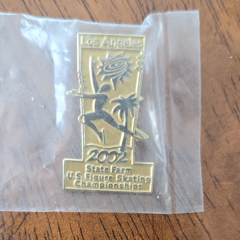 Gold 2002 U.S. Figure Skating Championships Pin - Picture 1 of 2